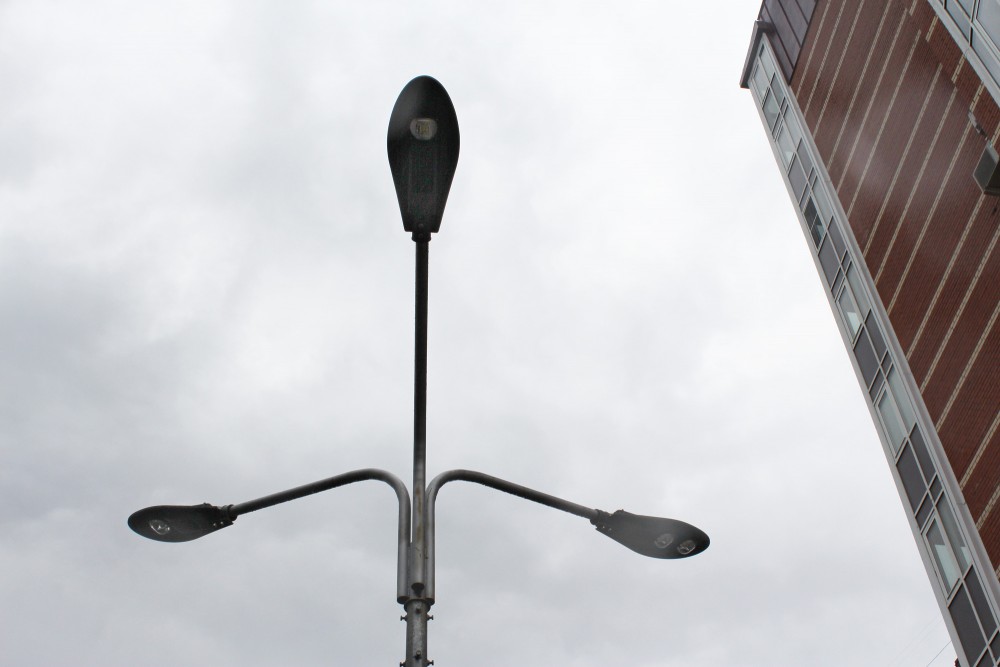 Светодиодная лампа на уличный столб. Светильник уличный светодиодный на столб в 2_0003196 tirex. Фонарь парковый трехрожковый. Светодиодный светильник уличный на столб Onyx-3-400. Наружное освещение Sava 40.